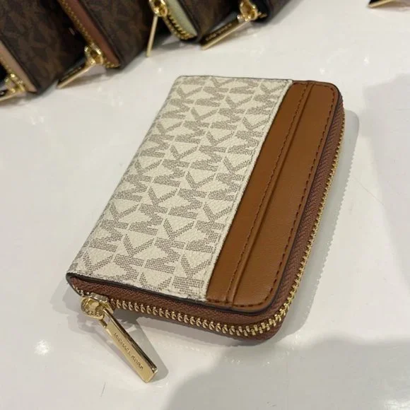 Michael Kors Jet Set Travel Medium Zip Around Card Case Vanilla NWT - Picture 15 of 16